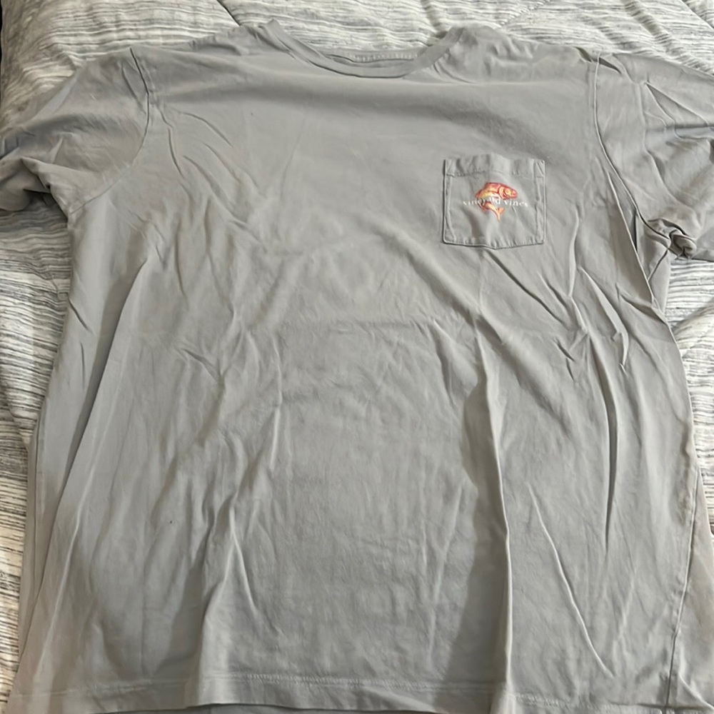 Vineyard Vines grey t-shirt